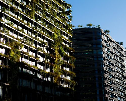 Architettura eco-sostenibile moderna in Italia