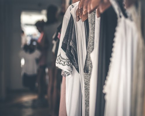 Interno di negozio vintage in Italia
